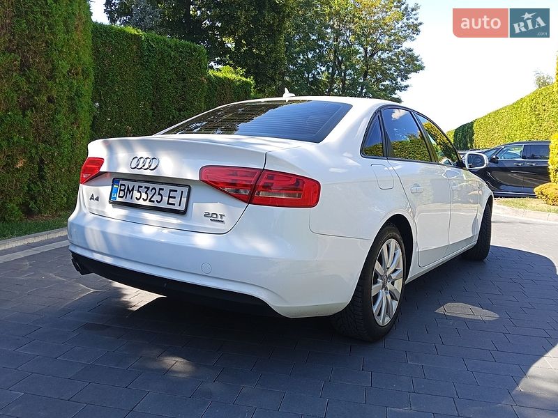 Седан Audi A4 2014 в Луцьку