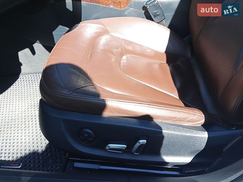 Седан Audi A4 2014 в Луцьку