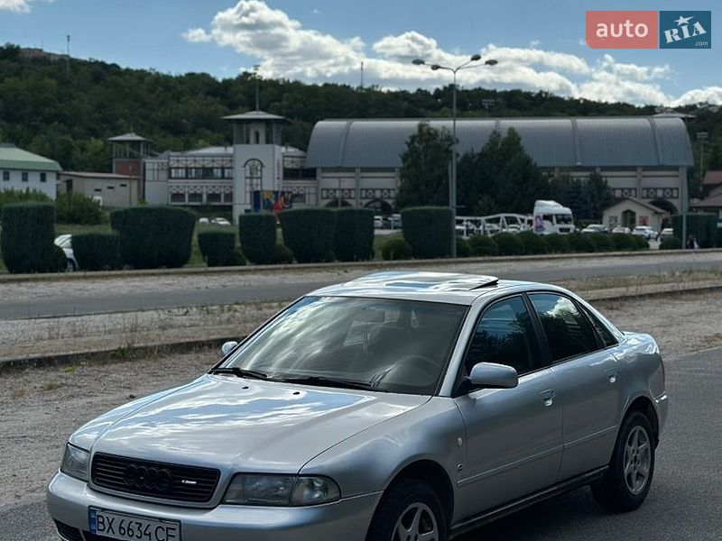 Седан Audi A4 1996 в Днепре