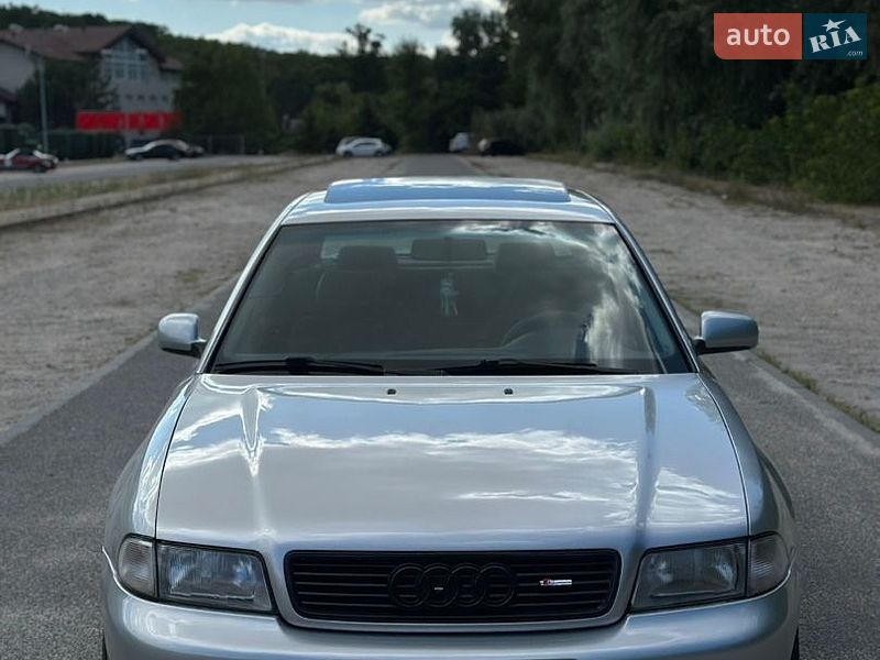 Седан Audi A4 1996 в Днепре