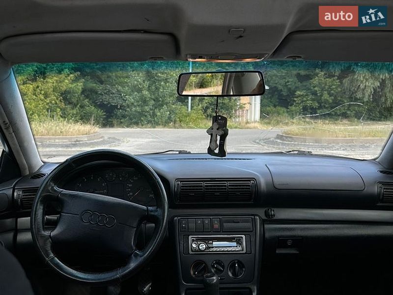 Седан Audi A4 1996 в Днепре