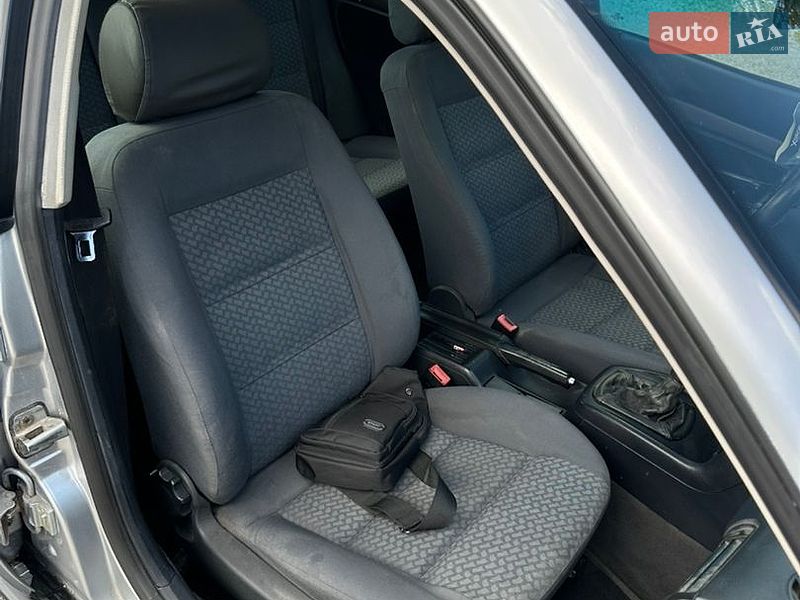 Седан Audi A4 1996 в Днепре
