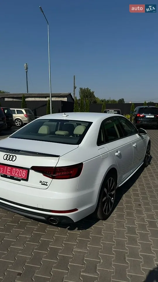 2018 Audi A4 - фото 1