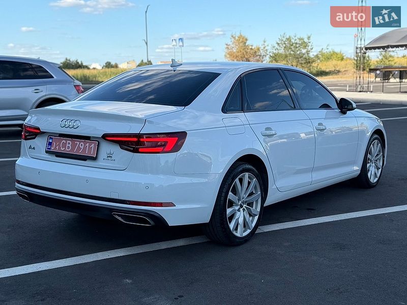 Седан Audi A4 2019 в Ровно