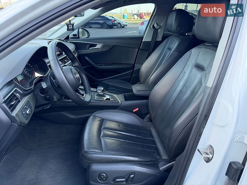 Седан Audi A4 2019 в Ровно
