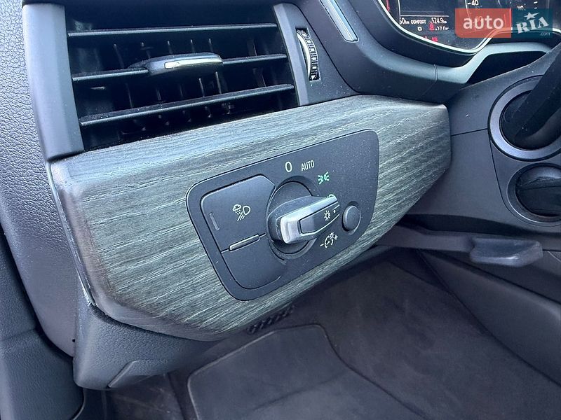 Седан Audi A4 2019 в Ровно