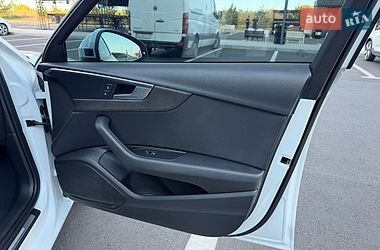 Седан Audi A4 2019 в Ровно