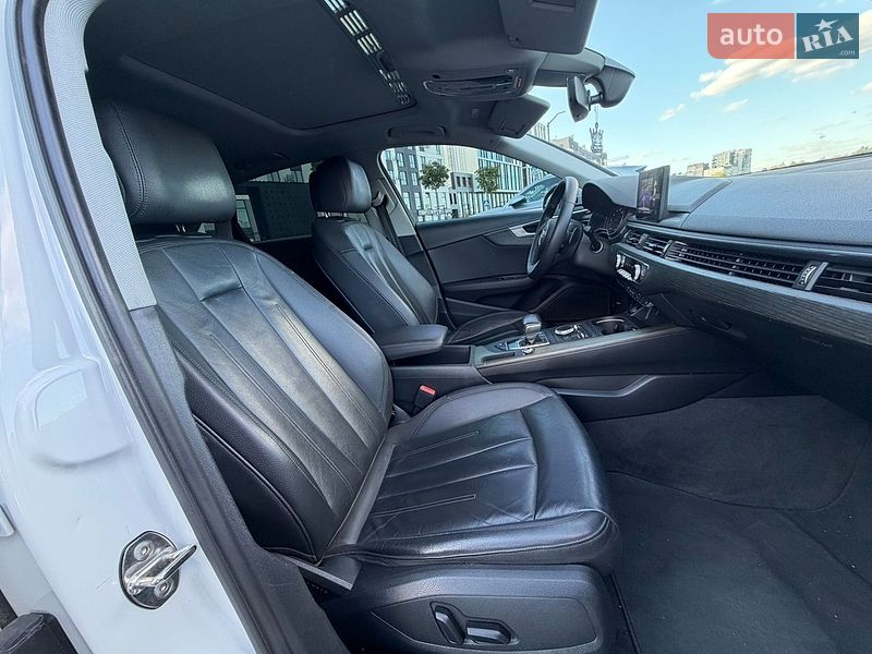 Седан Audi A4 2019 в Ровно