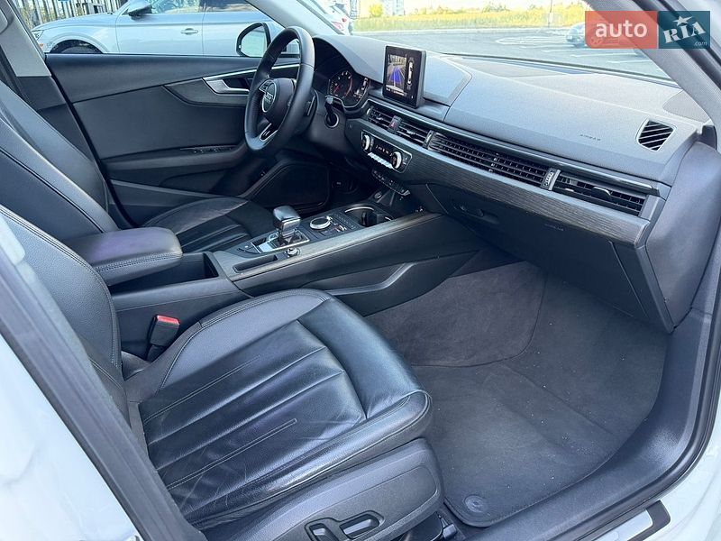 Седан Audi A4 2019 в Ровно