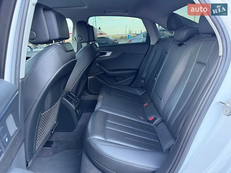 Седан Audi A4 2019 в Ровно