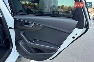 Седан Audi A4 2019 в Ровно