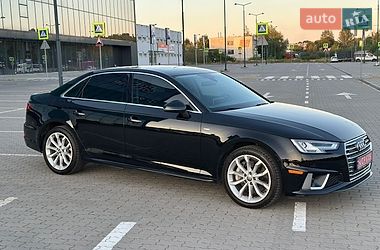 Седан Audi A4 2019 в Львові