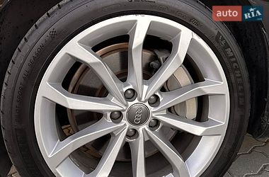 Седан Audi A4 2019 в Львові
