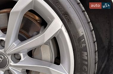 Седан Audi A4 2019 в Львові
