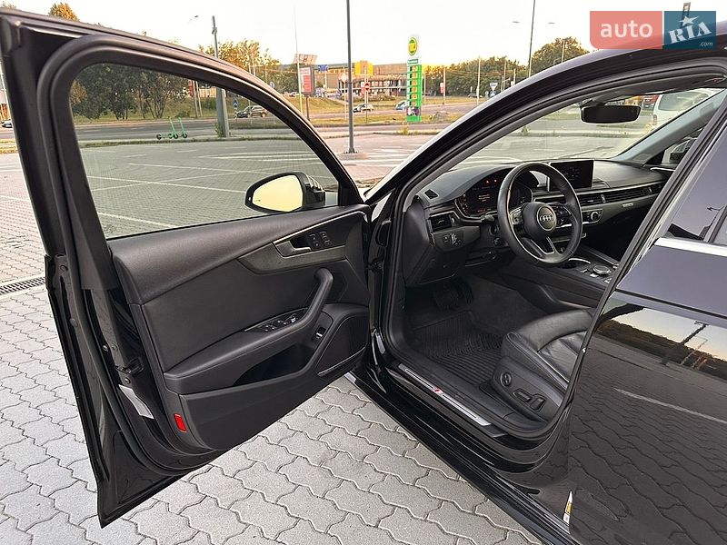 Седан Audi A4 2019 в Львові