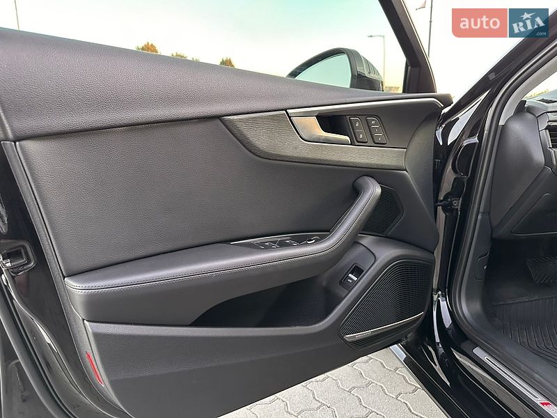 Седан Audi A4 2019 в Львові