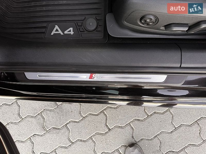 Седан Audi A4 2019 в Львові