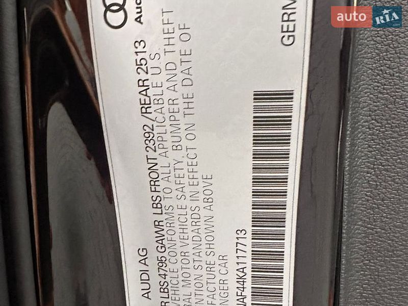 Седан Audi A4 2019 в Львові