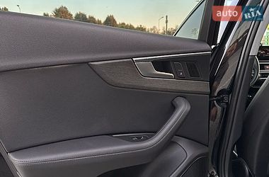 Седан Audi A4 2019 в Львові