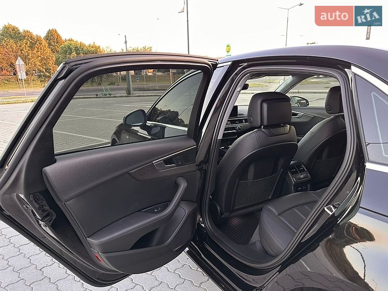 Седан Audi A4 2019 в Львові