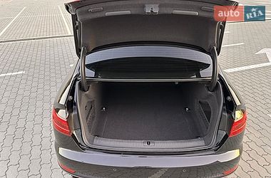 Седан Audi A4 2019 в Львові