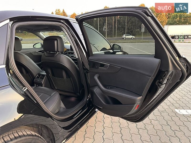 Седан Audi A4 2019 в Львові