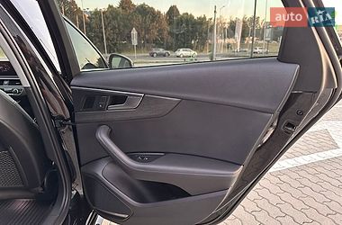 Седан Audi A4 2019 в Львові