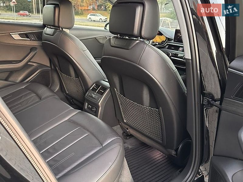 Седан Audi A4 2019 в Львові