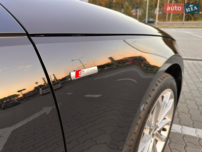 Седан Audi A4 2019 в Львові