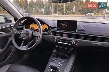 Седан Audi A4 2019 в Львові
