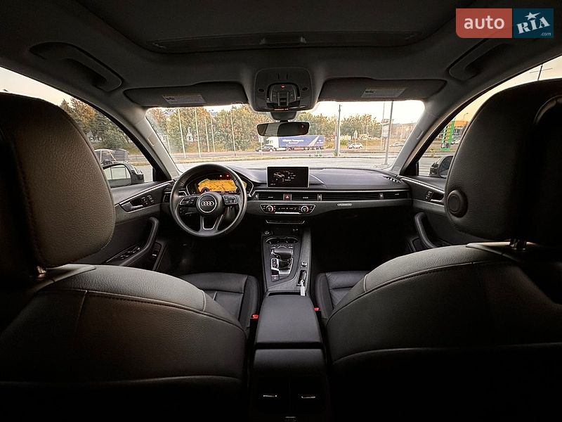 Седан Audi A4 2019 в Львові