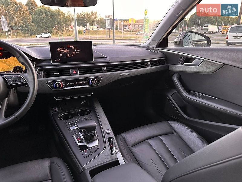 Седан Audi A4 2019 в Львові