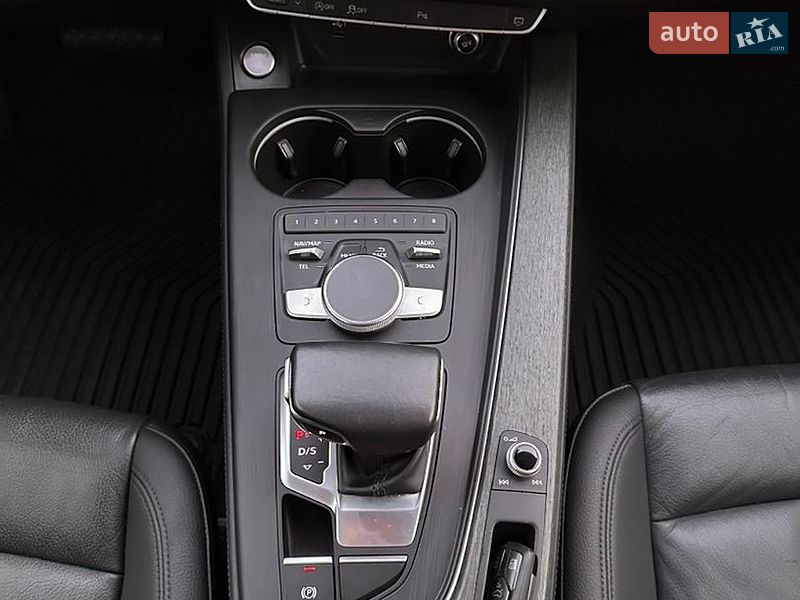 Седан Audi A4 2019 в Львові