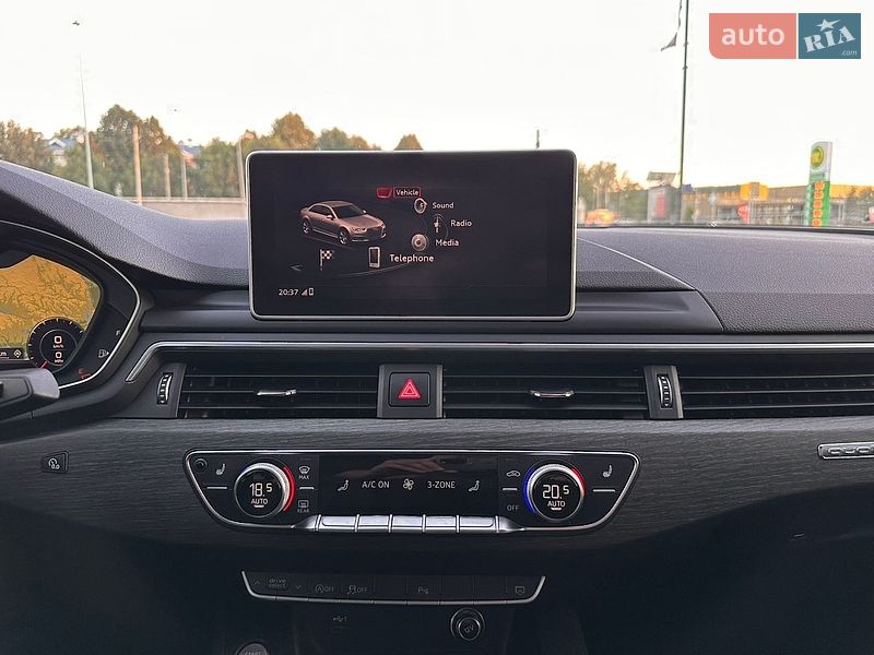 Седан Audi A4 2019 в Львові