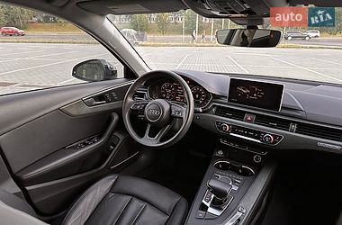 Седан Audi A4 2019 в Львові
