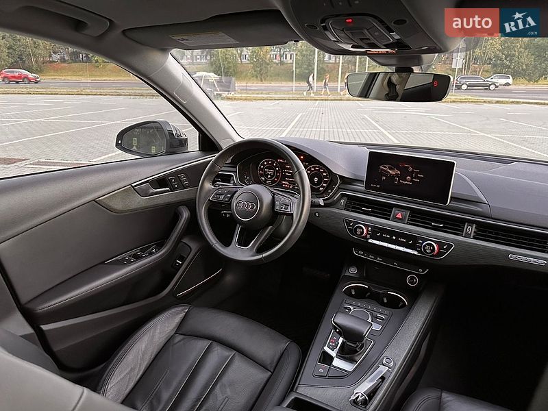 Седан Audi A4 2019 в Львові