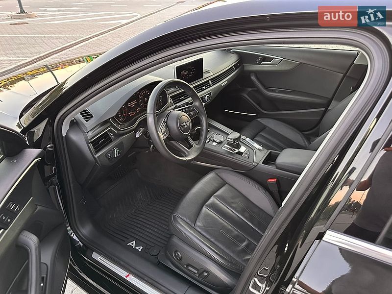 Седан Audi A4 2019 в Львові