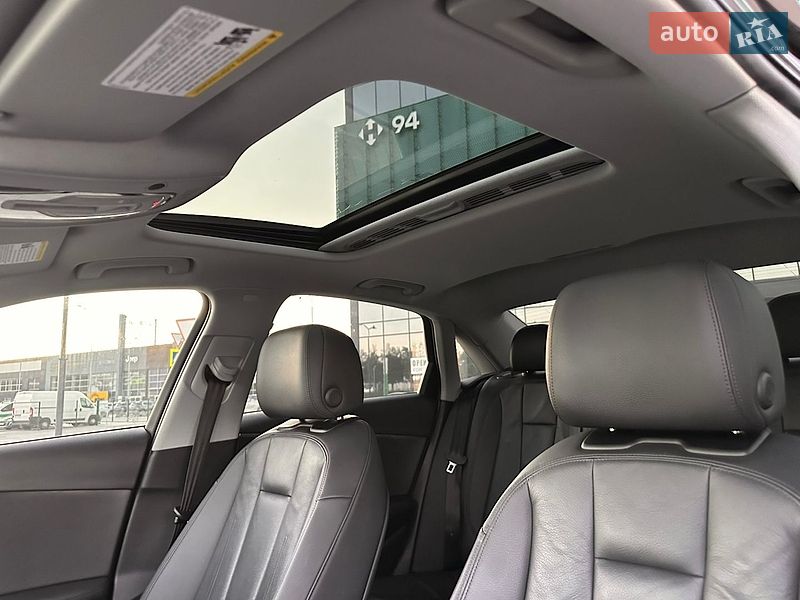 Седан Audi A4 2019 в Львові