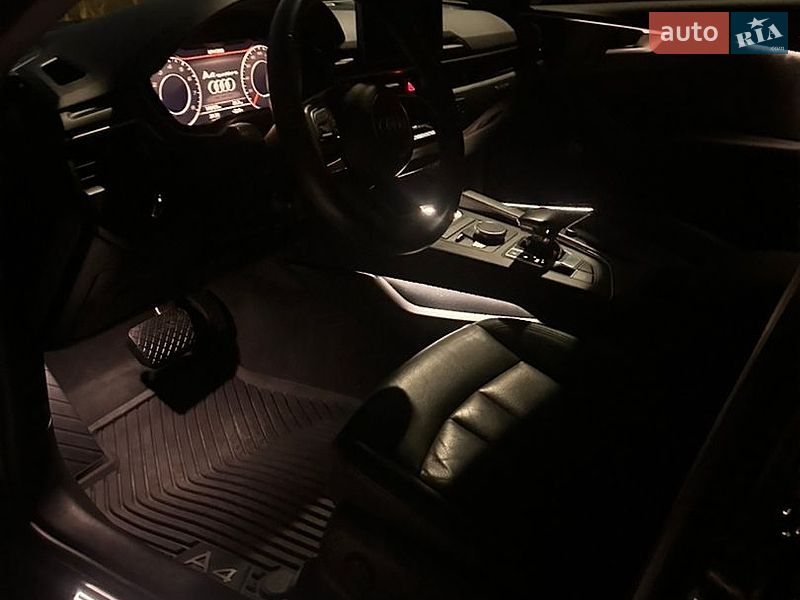 Седан Audi A4 2019 в Львові