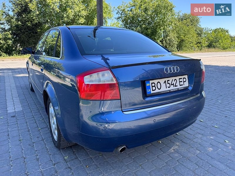 Седан Audi A4 2004 в Києві