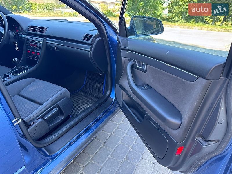 Седан Audi A4 2004 в Києві