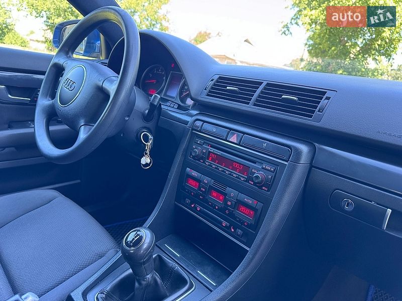 Седан Audi A4 2004 в Києві