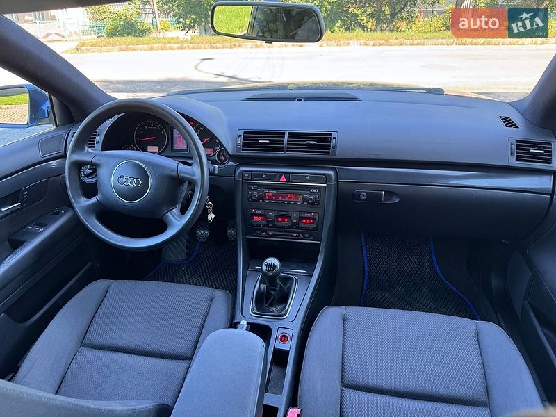 Седан Audi A4 2004 в Києві