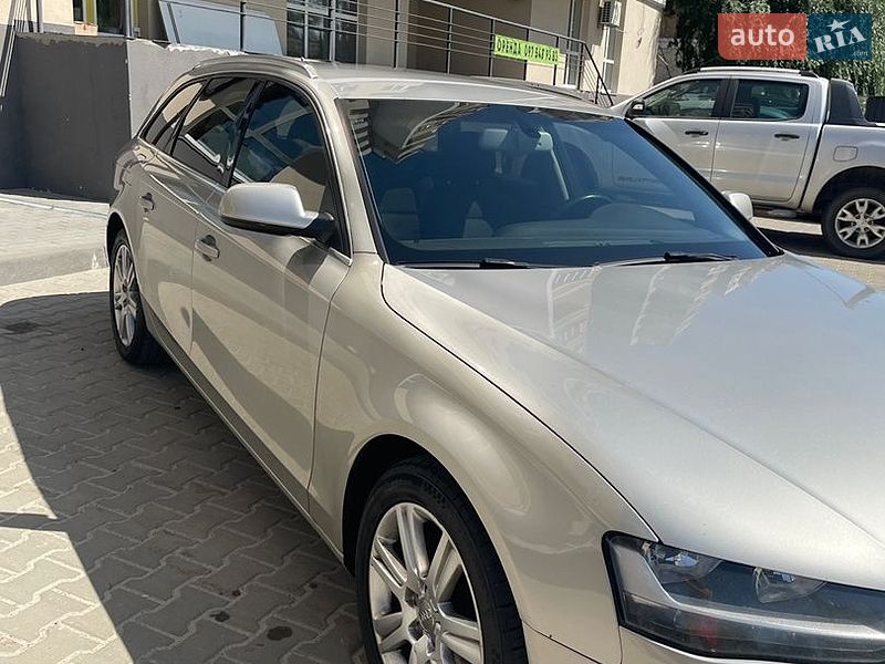 Универсал Audi A4 2012 в Вышгороде