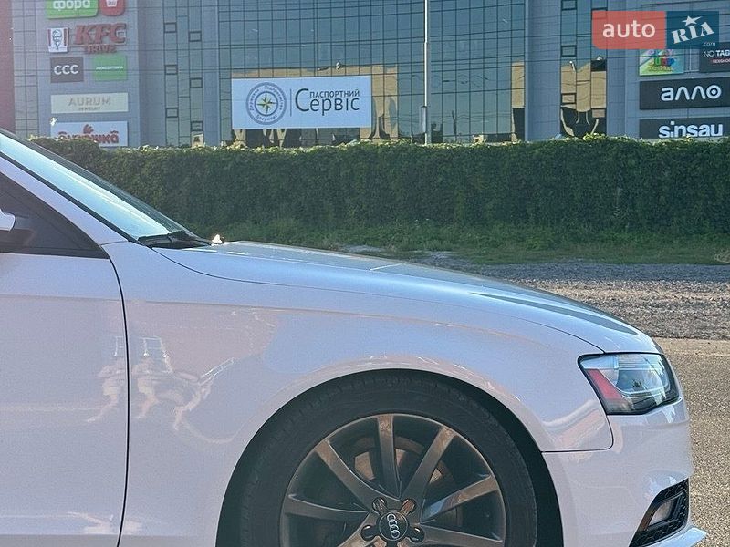Седан Audi A4 2012 в Киеве