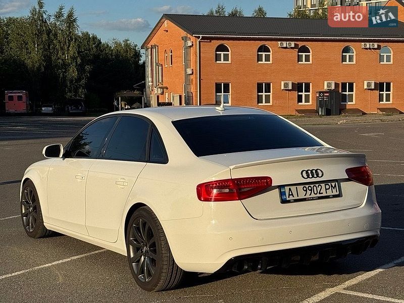 Седан Audi A4 2012 в Киеве