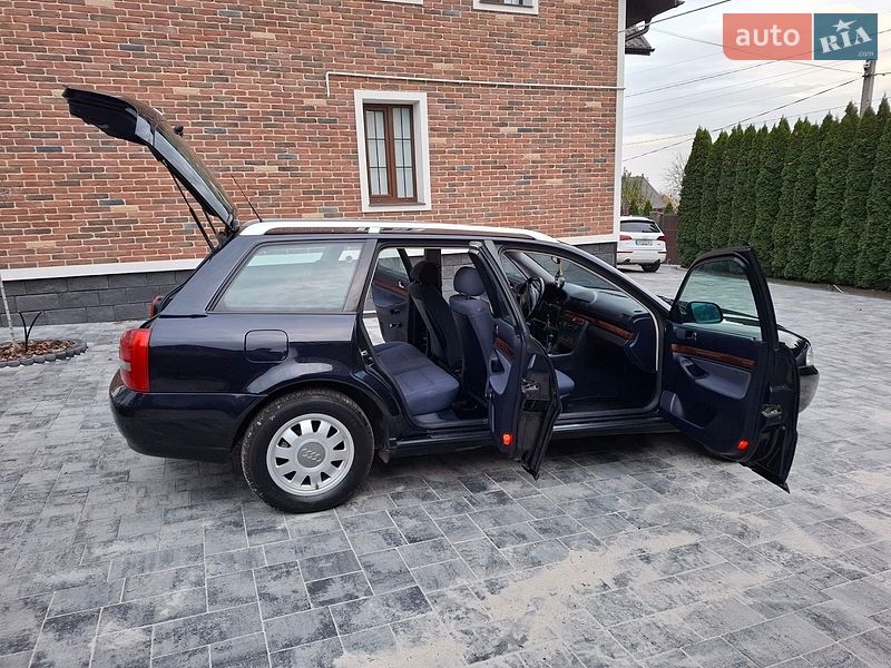 Универсал Audi A4 2000 в Черновцах