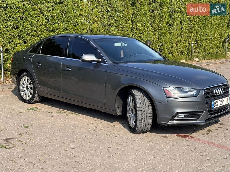 Седан Audi A4 2012 в Дунаевцах