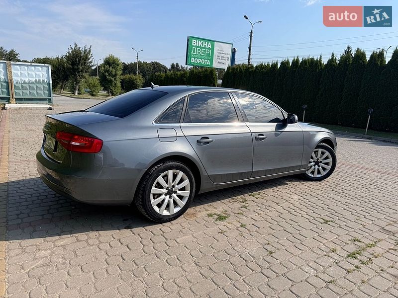 Седан Audi A4 2012 в Дунаевцах