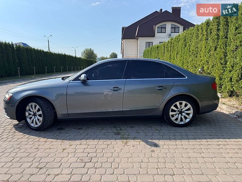 Седан Audi A4 2012 в Дунаевцах